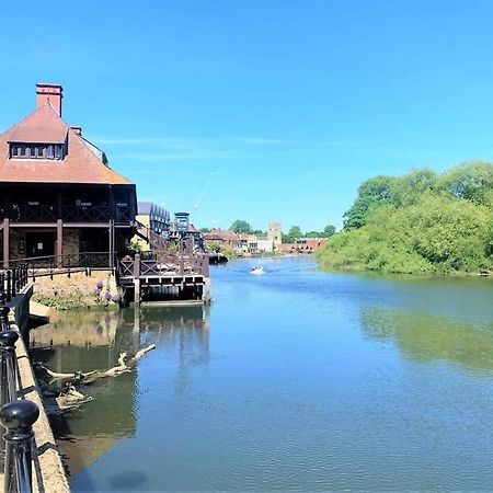 Idyllic Thames Riverside Apartment With Free Parking Isleworth Exteriér fotografie