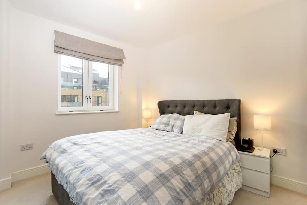 Idyllic Thames Riverside Apartment With Free Parking Isleworth Exteriér fotografie