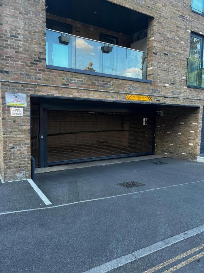 Idyllic Thames Riverside Apartment With Free Parking Isleworth Exteriér fotografie